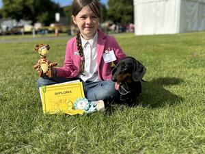 Phoebe & Rio 3rd in the junior handling class