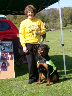 Raz at a fundraiser for Pets As Therapy