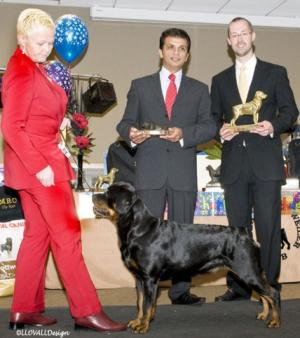Meggie winning Junior of the Year 2009